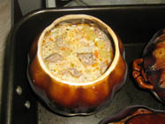 Тушеная печень с грибами